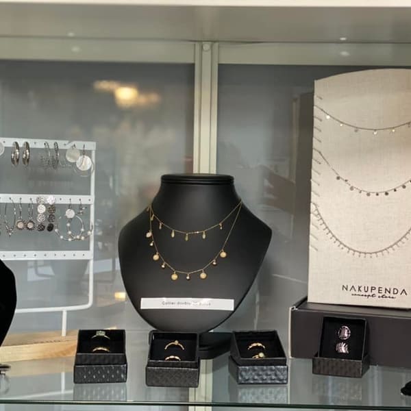 photo-bijoux-Nakupenda-estrelle-institut